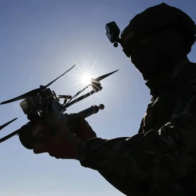 soldado-drone-fibra-optica